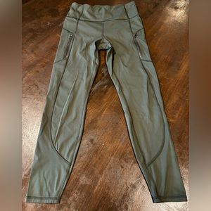 Athleta Rainier Tight leggings in dark green